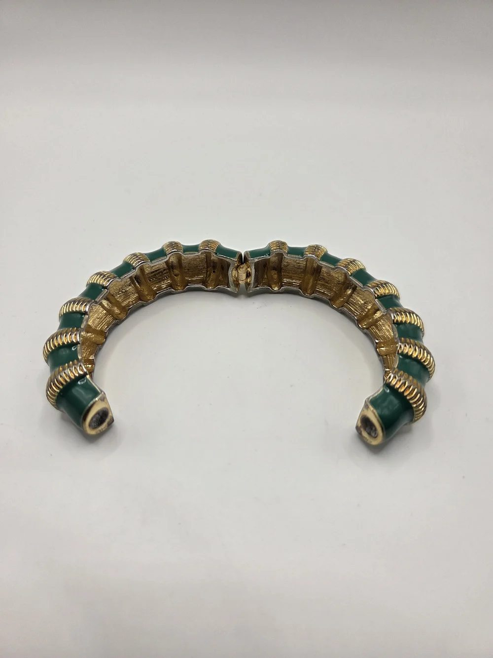 Vintage 1686 gold